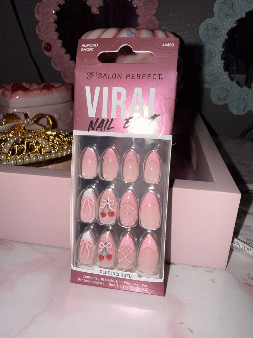 Salon Perfect Viral Almond Short Pink Press-On Nails